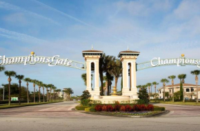 Deluxe Resort Vienna Home next Disney